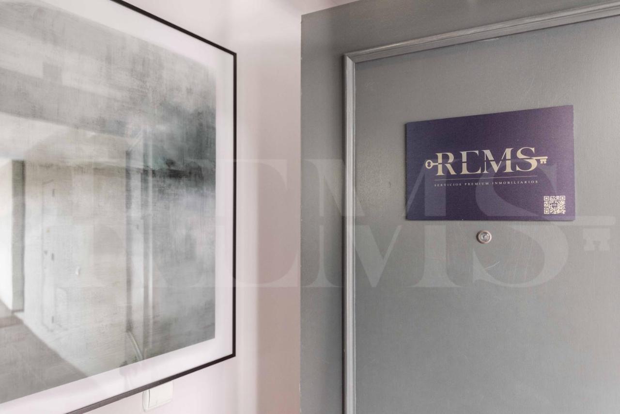 Inviting Apartment In The Heart Of Malaga By Rems Exterior foto